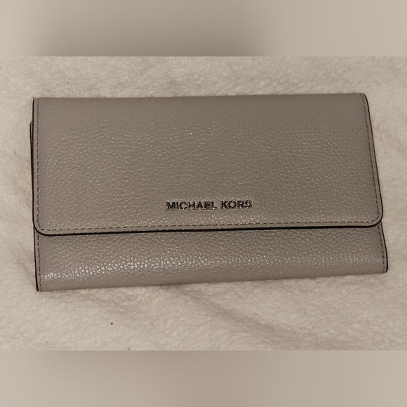 Michael Kors Pebble Leather Wallet in Gray - Picture 1 of 9